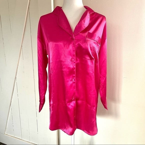 VICTORIA Secret NWT vintage pink satin button down night shirt